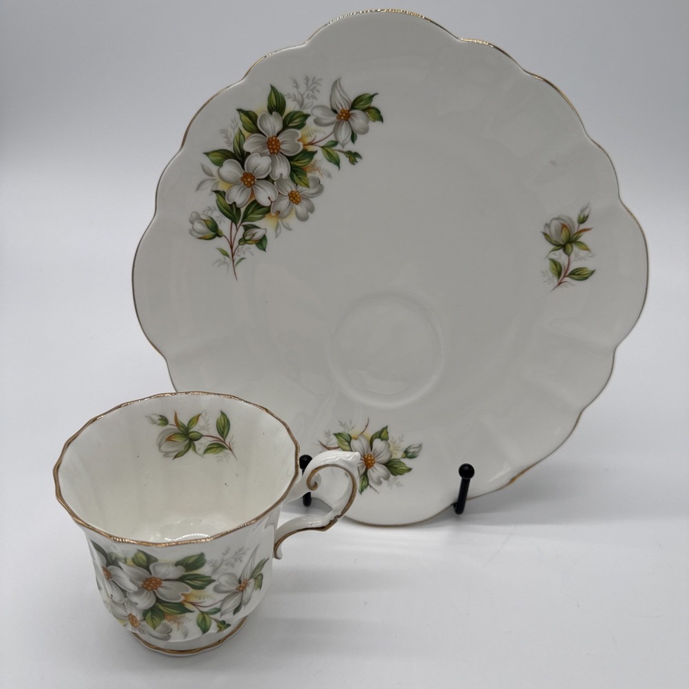 Royal Albert "White Dogwood" Cup and Tea Plate Set Scalloped Edge Gold Trim